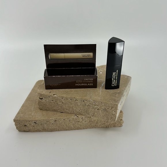 NIB. Hourglass Mascara. .12 oz. - Picture 1 of 1